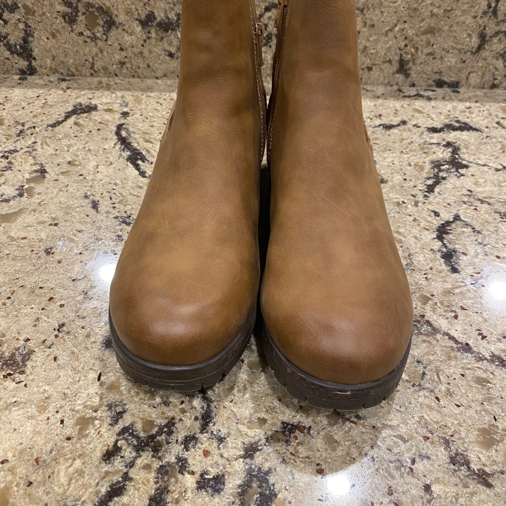 Women’s Tan Platform Side-Zip Ankle Booties